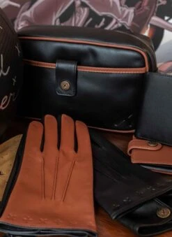 Men's The Suited Racer Smooth Nappa Leather Wash Bag -Dents 23 1102