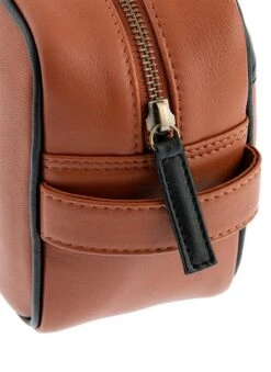 Men's The Suited Racer Smooth Nappa Leather Wash Bag -Dents 23 1102 highway tan black 3