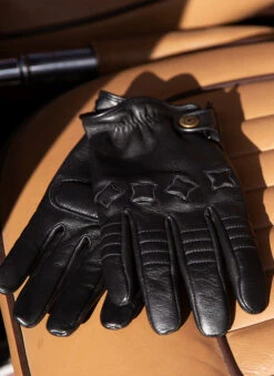 Men's The Suited Racer Cashmere-Lined Leather Driving Gloves -Dents 5 1003 black close up 5