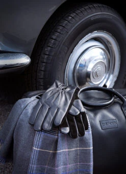 Men’s Touchscreen Three-Point Wool-Lined Suede And Leather Gloves 8 Men’s Touchscreen Three-Point Wool-Lined Suede And Leather Gloves -Dents 5 1565 Black