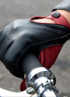 Men's Leather Driving Gloves With Colour Contrast Details -Dents 5 9051 red