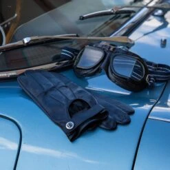 Men’s Three-Point Leather Driving Gloves With Wristwatch Cut-out -Dents Geneva