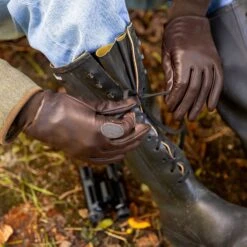 Women's Heritage Water-Resistant Silk-Lined Right Hand Leather Shooting Gloves 21 Women's Heritage Water-Resistant Silk-Lined Right Hand Leather Shooting Gloves -Dents Womensleathershootinggloves 12