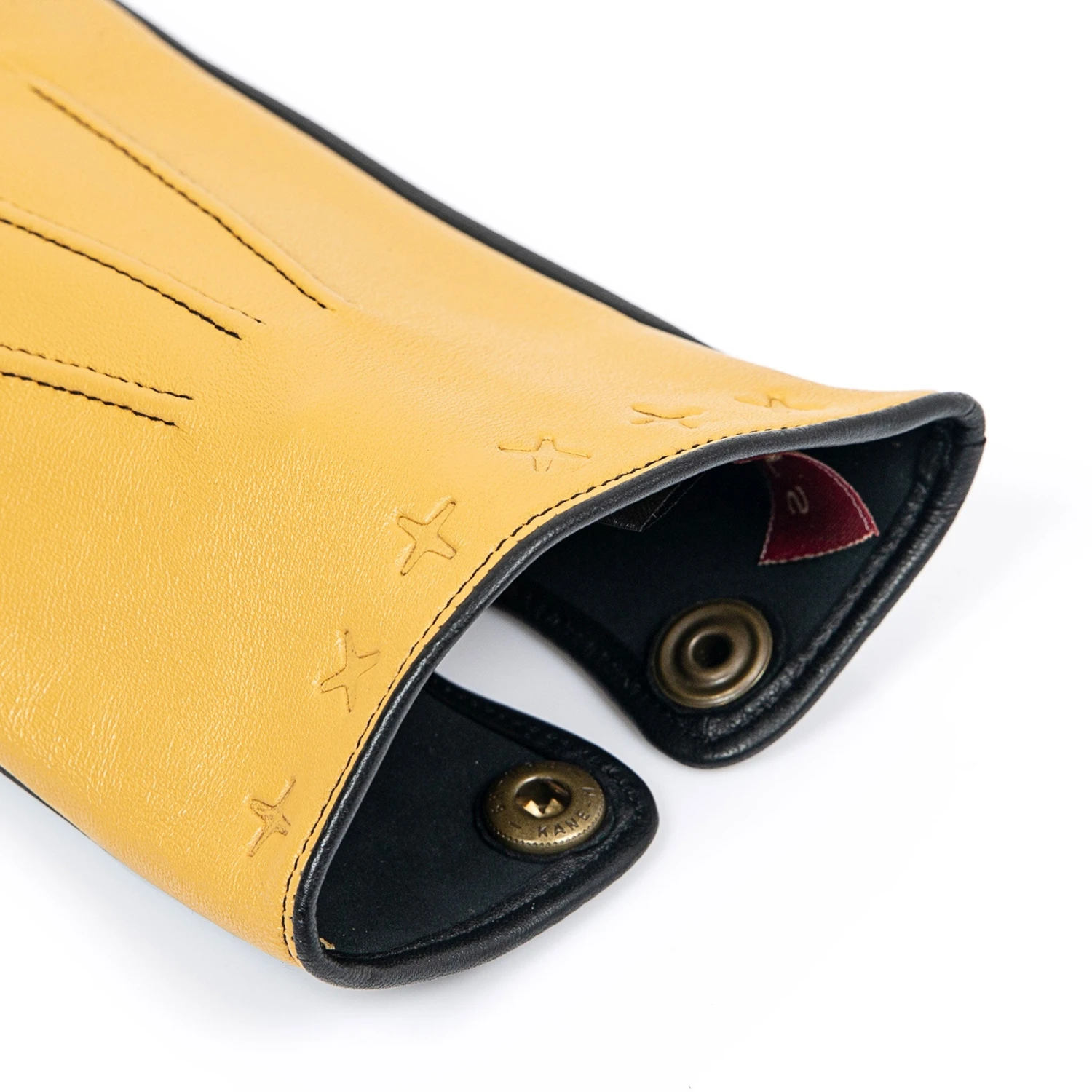 Men's The Suited Racer Touchscreen Three-Point Leather Gloves 13 Men's The Suited Racer Touchscreen Three-Point Leather Gloves - Image 11