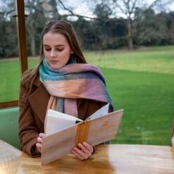 Women’s Large-Checked Blanket Scarf With Tassels -Dents womens large checked blanket scarf