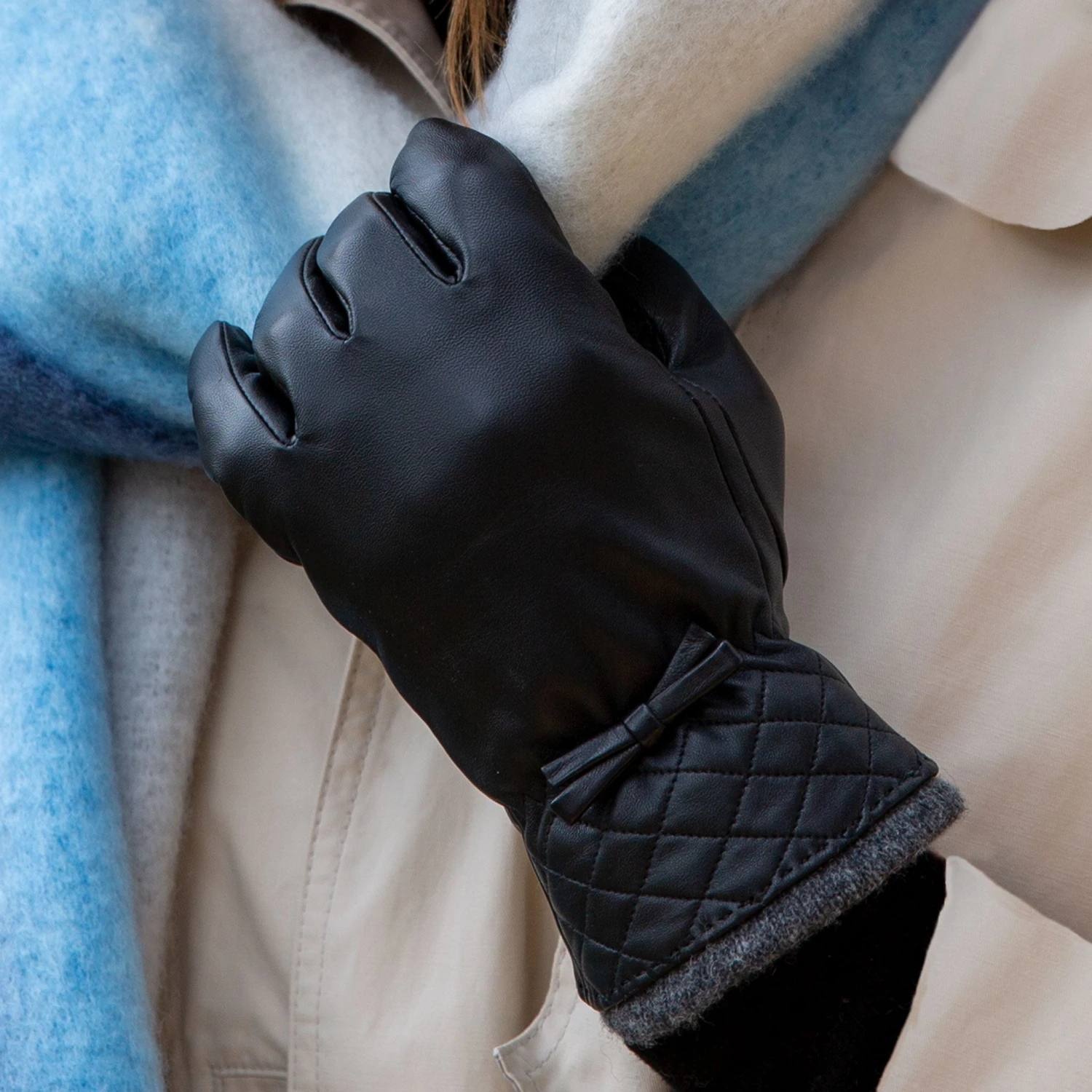 Women’s Wool-Lined Leather Gloves With Quilted Cuffs And Bow 7 Women’s Wool-Lined Leather Gloves With Quilted Cuffs And Bow - Image 5